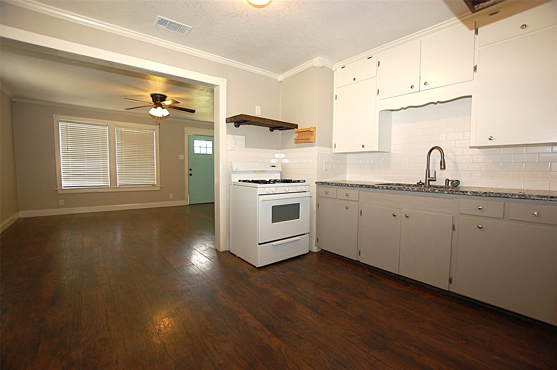 106 W Church Street Crandall TX 75114