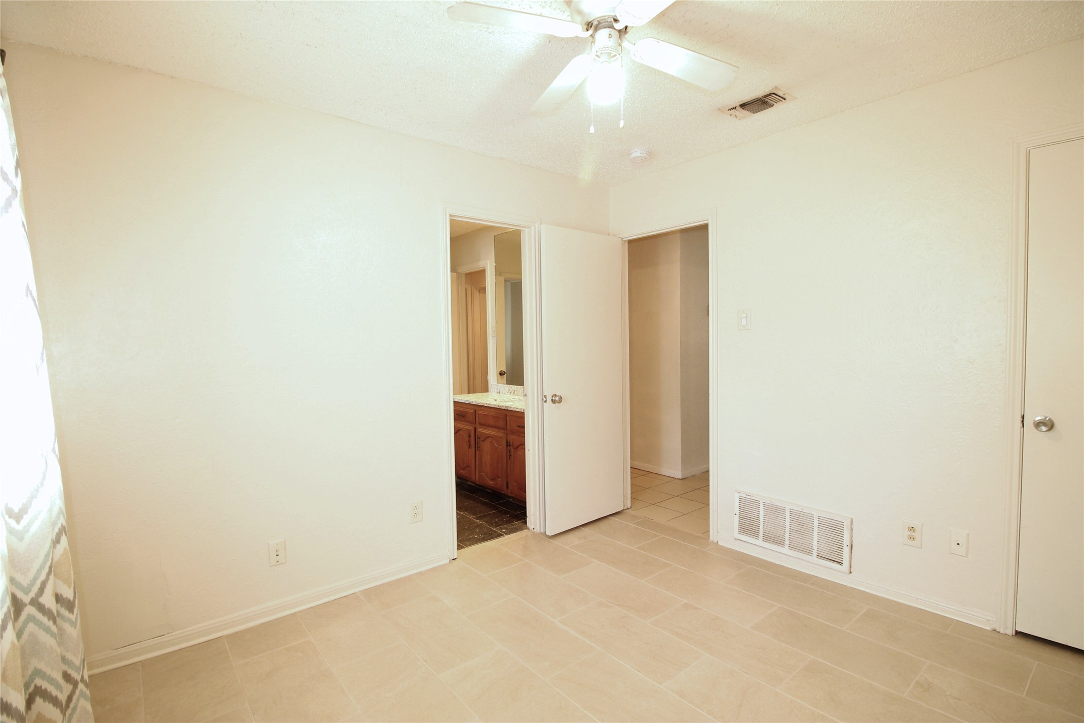 711 Dickey Drive Euless TX 76040