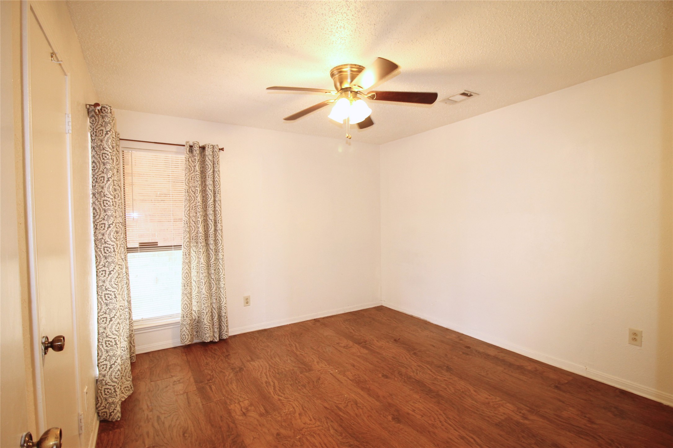 711 Dickey Drive Euless TX 76040