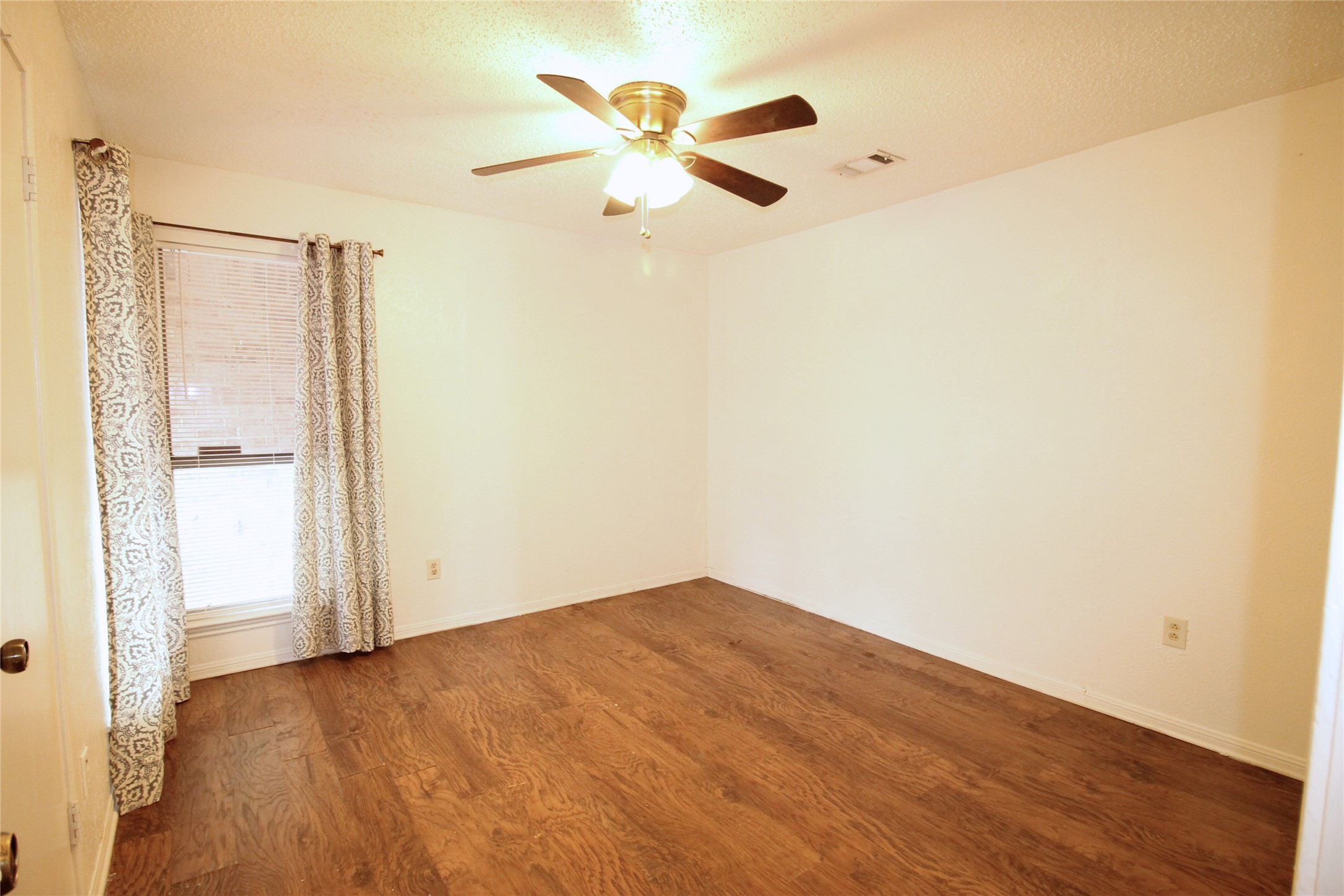 711 Dickey Drive Euless TX 76040