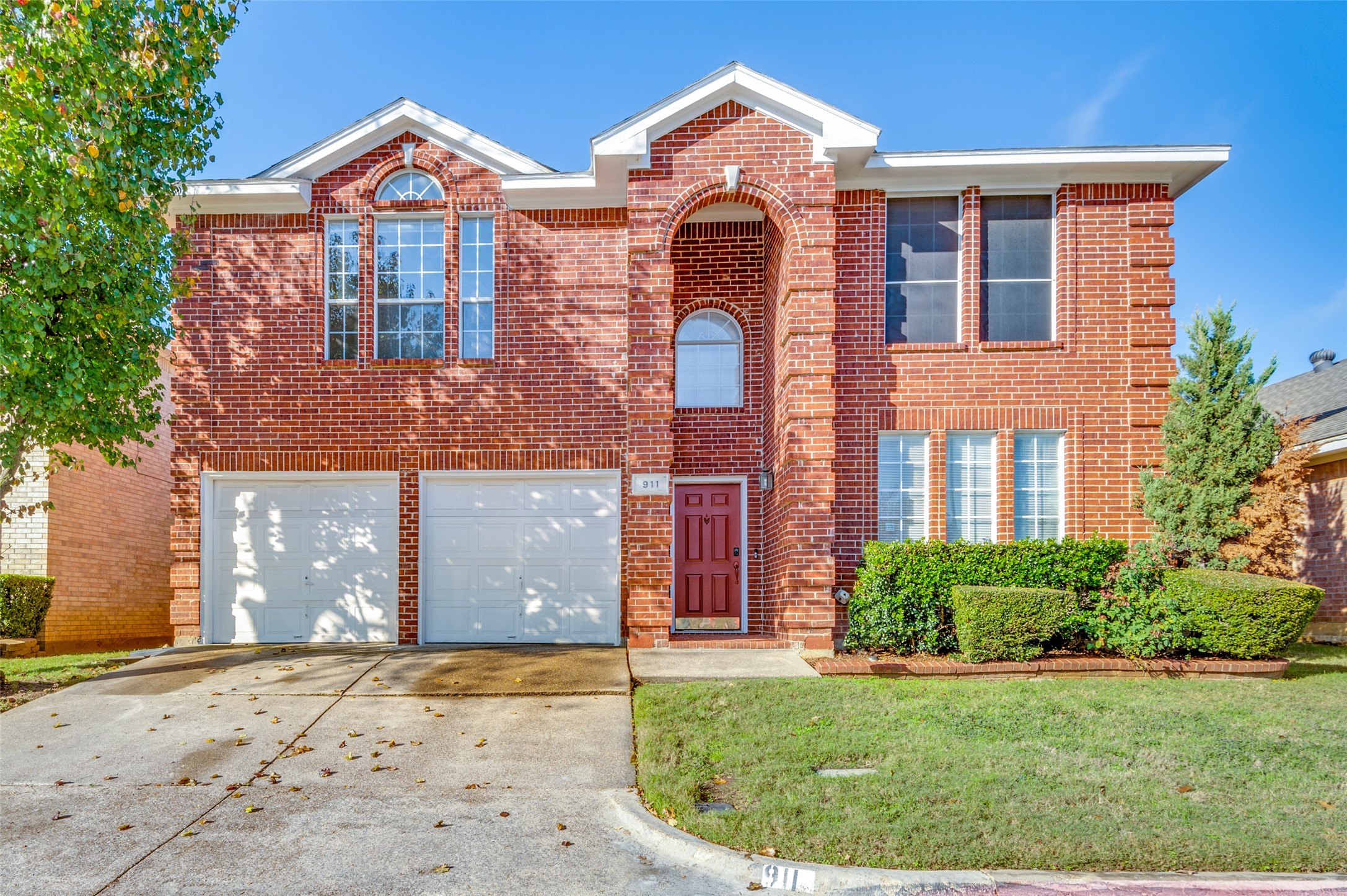 911 Harwood Court Euless TX 76039