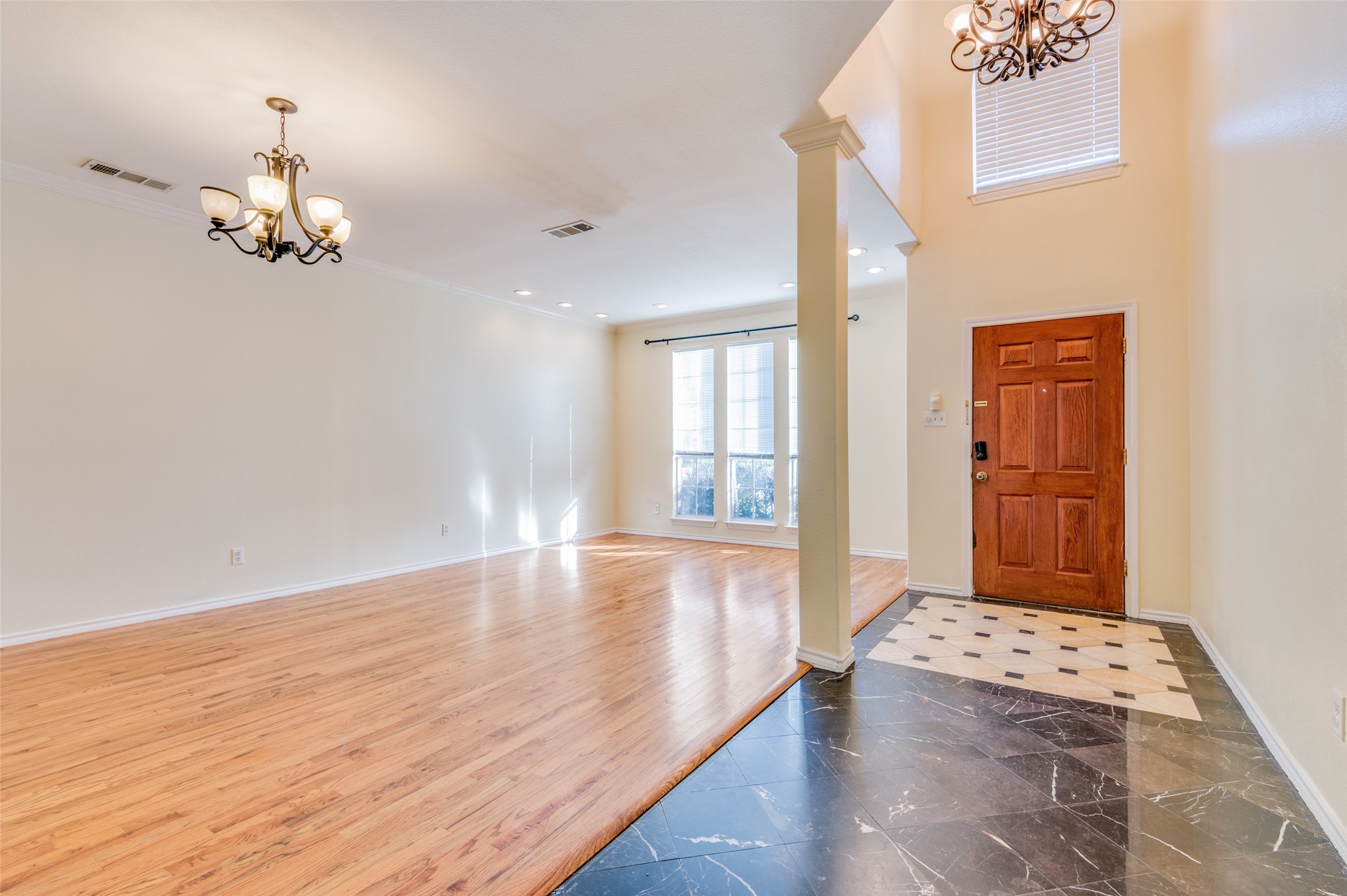 911 Harwood Court Euless TX 76039