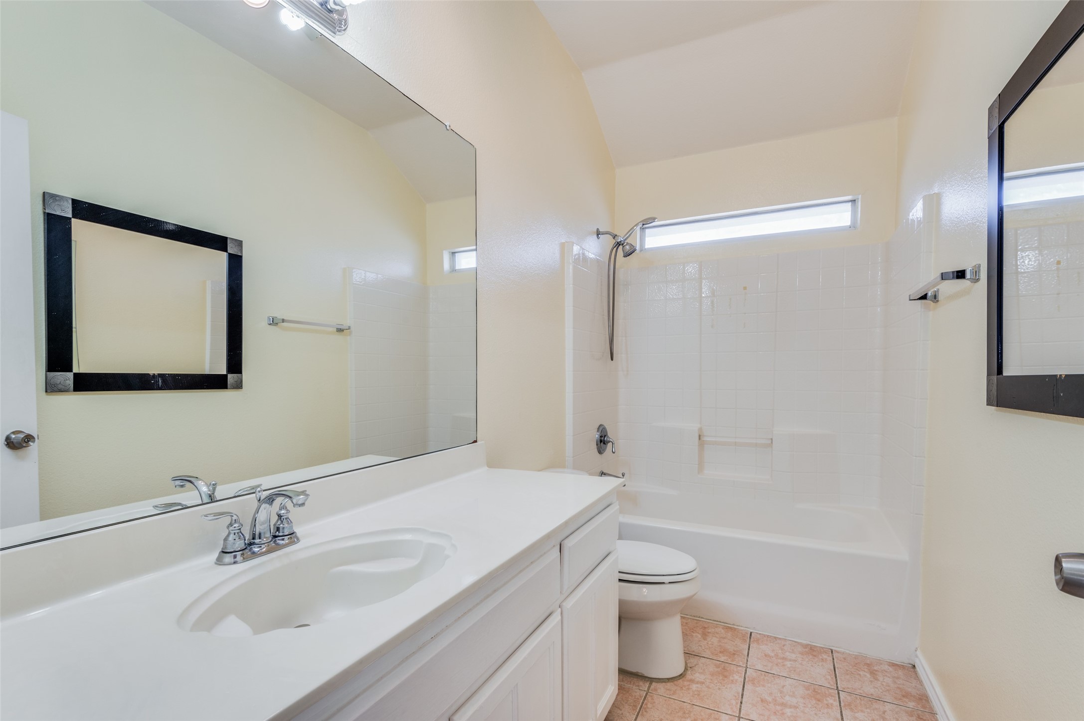 911 Harwood Court Euless TX 76039