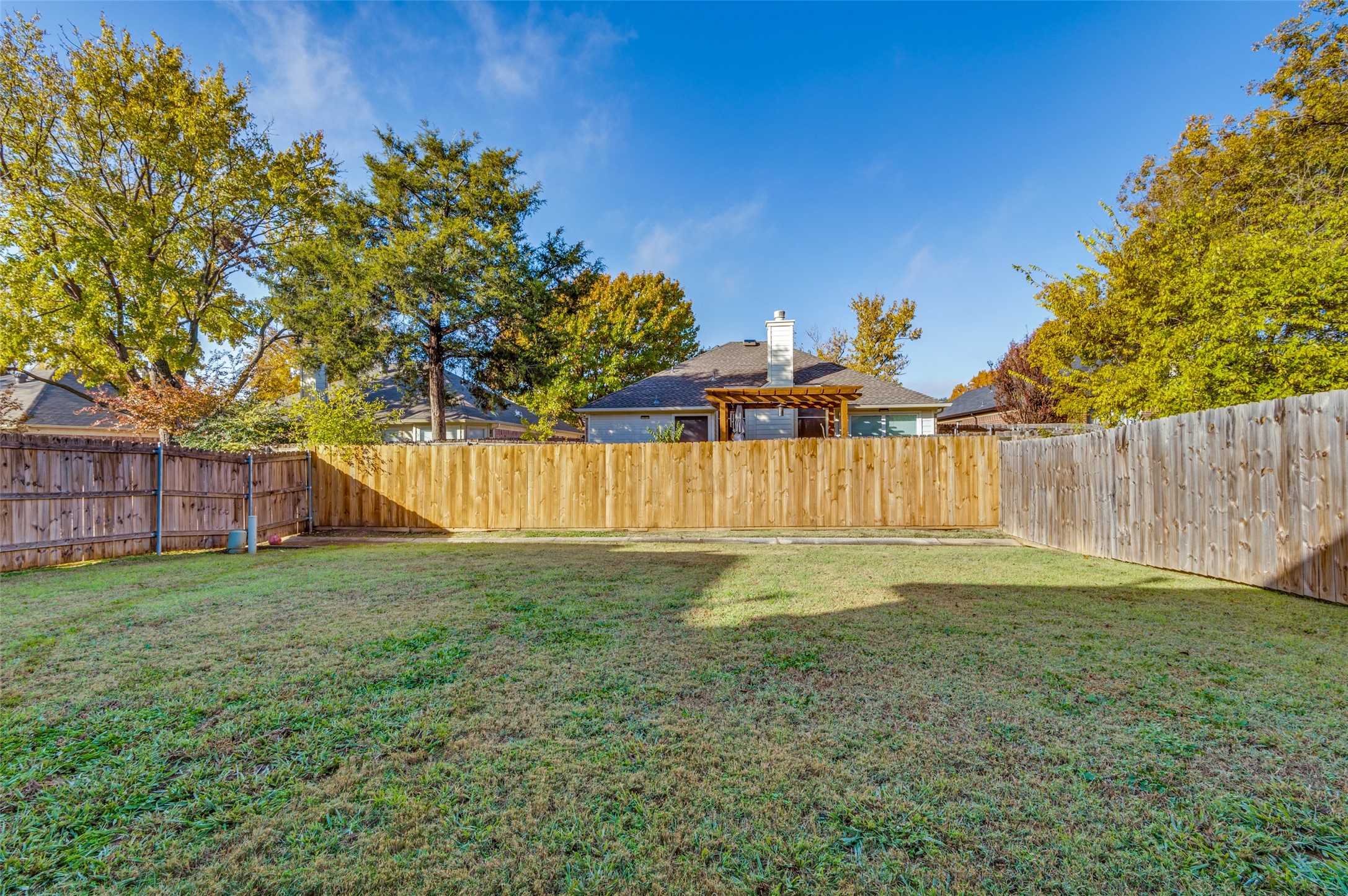 911 Harwood Court Euless TX 76039