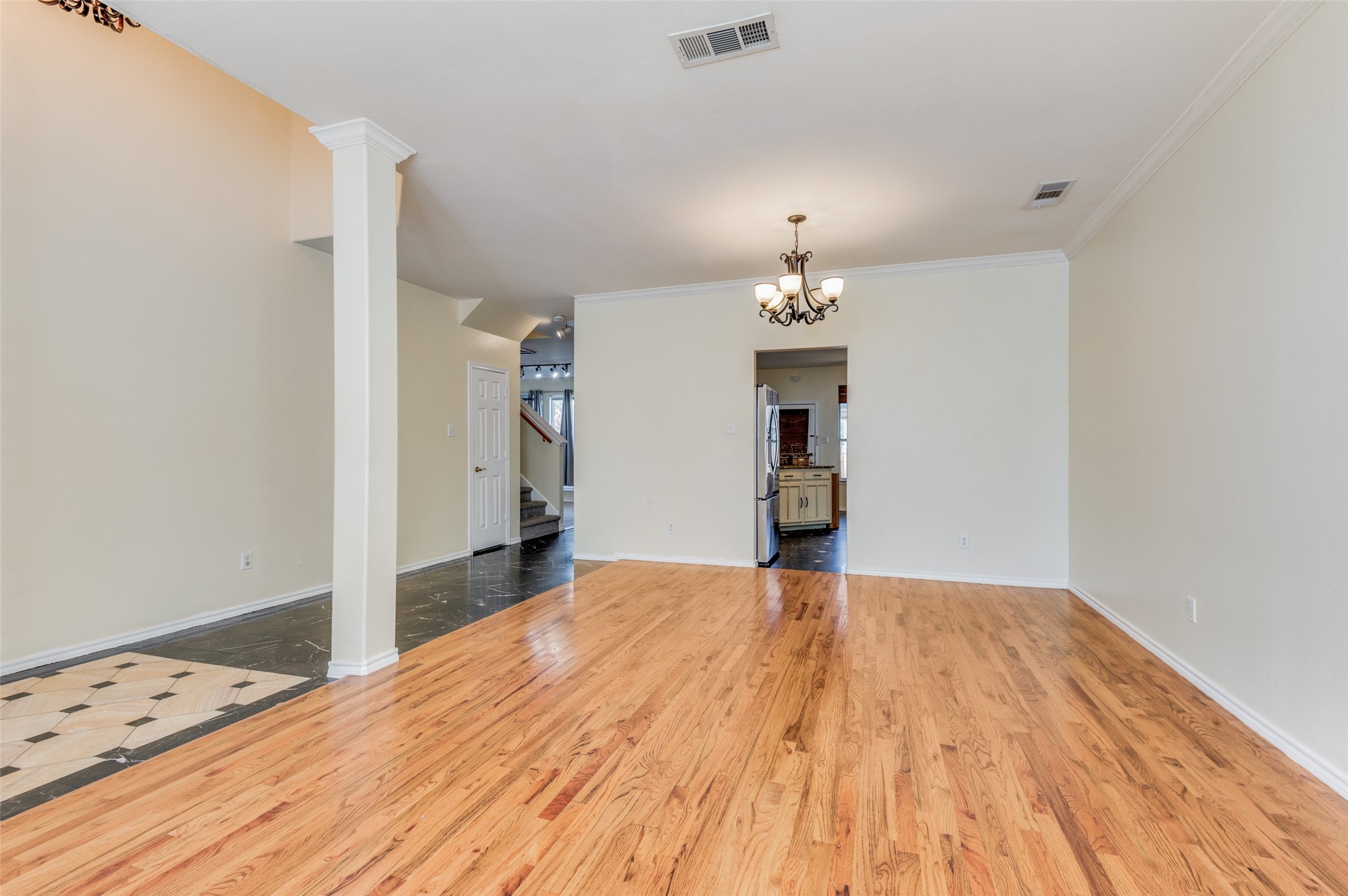 911 Harwood Court Euless TX 76039