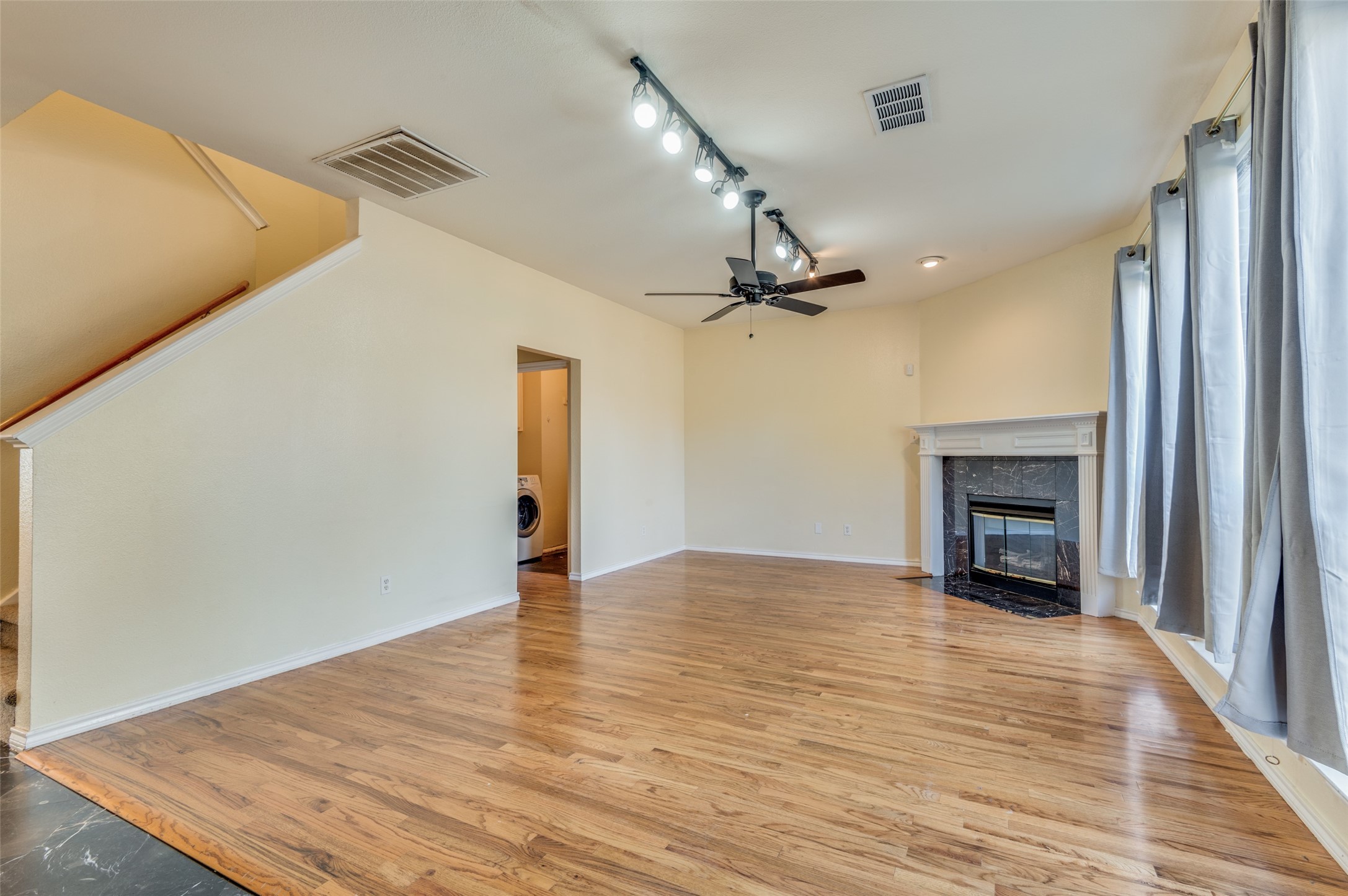 911 Harwood Court Euless TX 76039