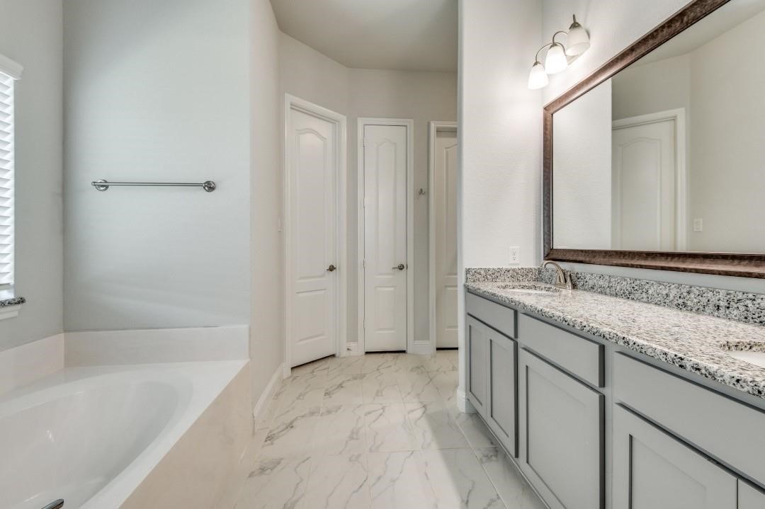 7223 Monet Lane Grand Prairie TX 75054