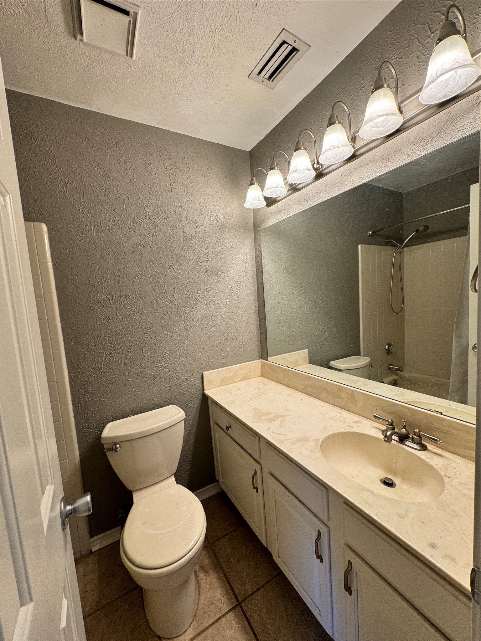 1508 Villars Street Dallas TX 75204