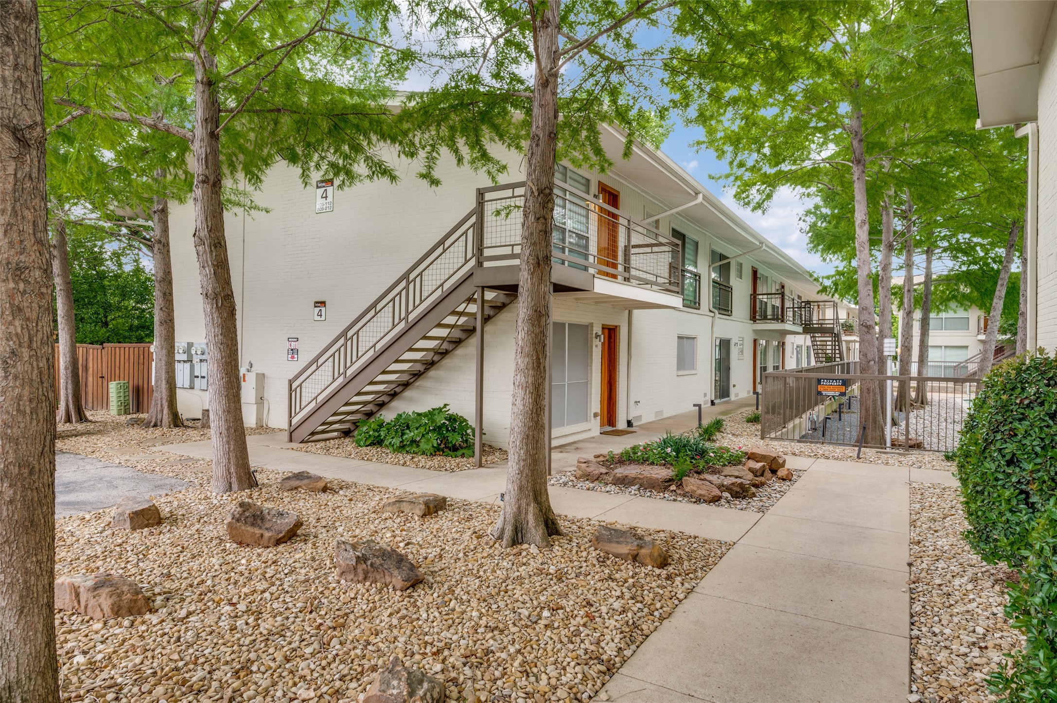 4616 W Lovers Lane Dallas TX 75209