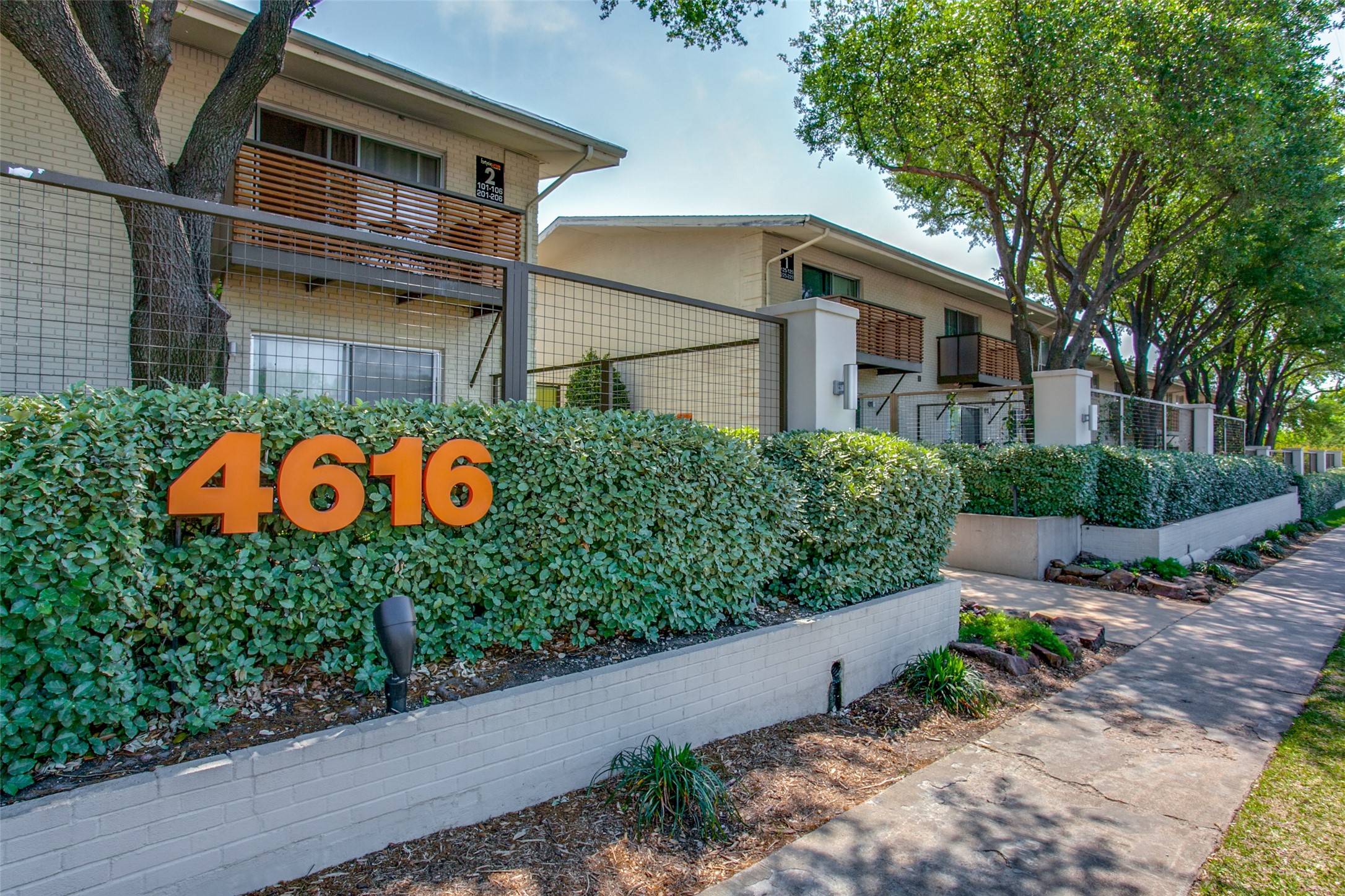 4616 W Lovers Lane Dallas TX 75209