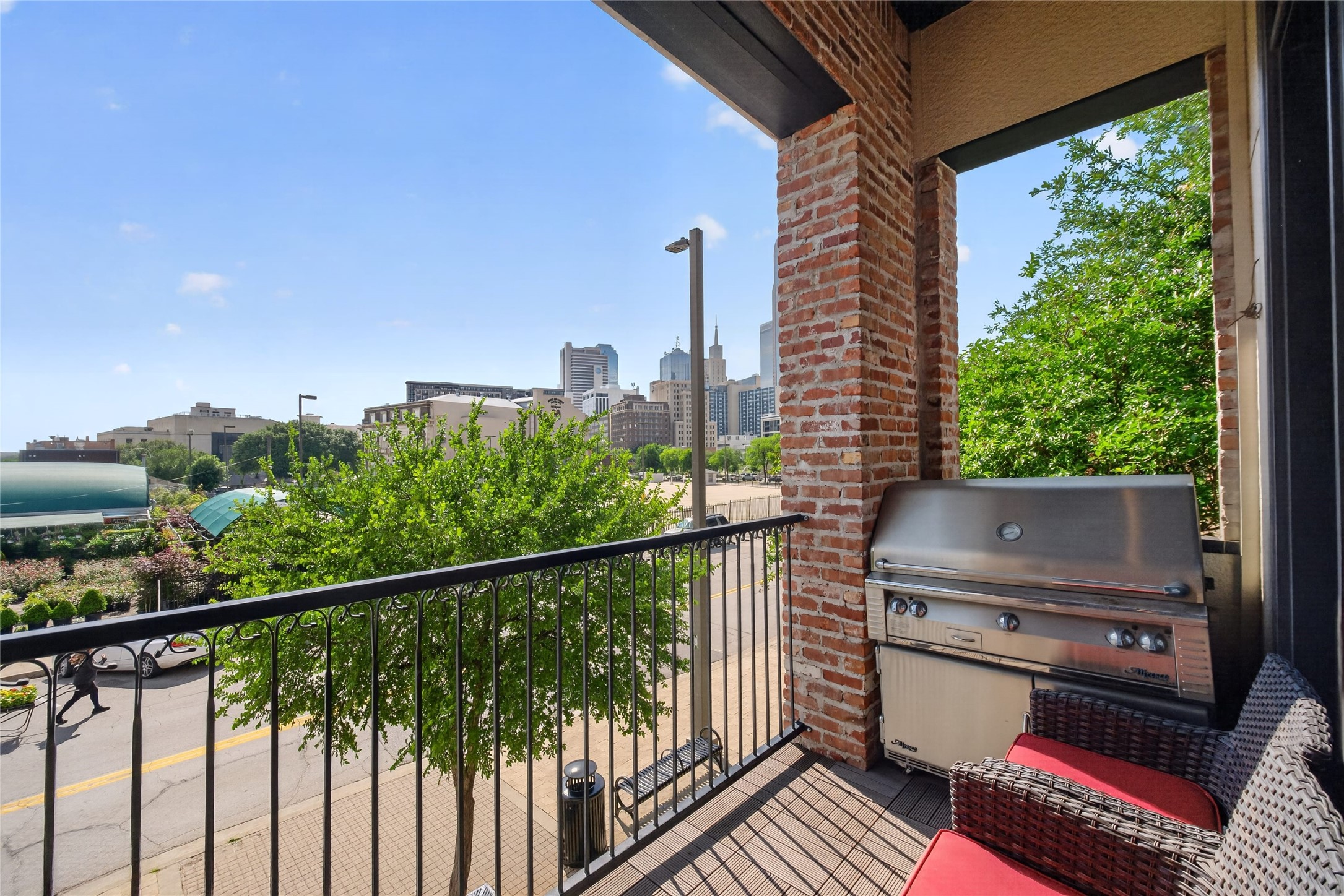 520 S Pearl Expressway S Dallas TX 75201