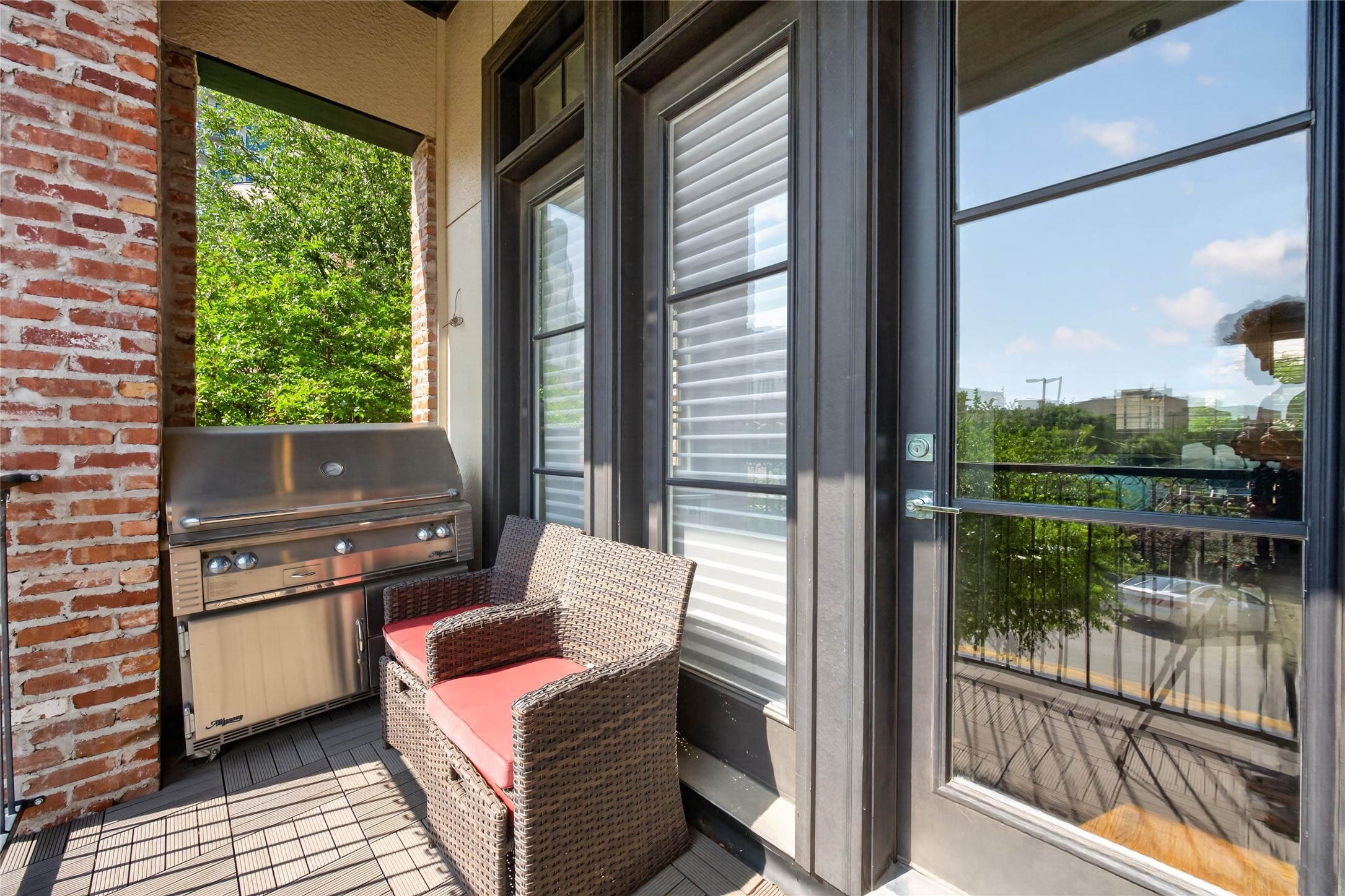 520 S Pearl Expressway S Dallas TX 75201
