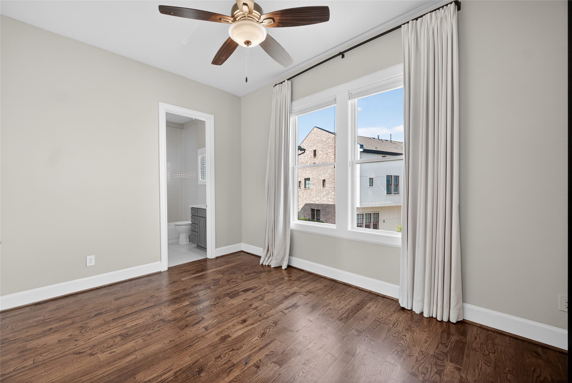 520 S Pearl Expressway S Dallas TX 75201