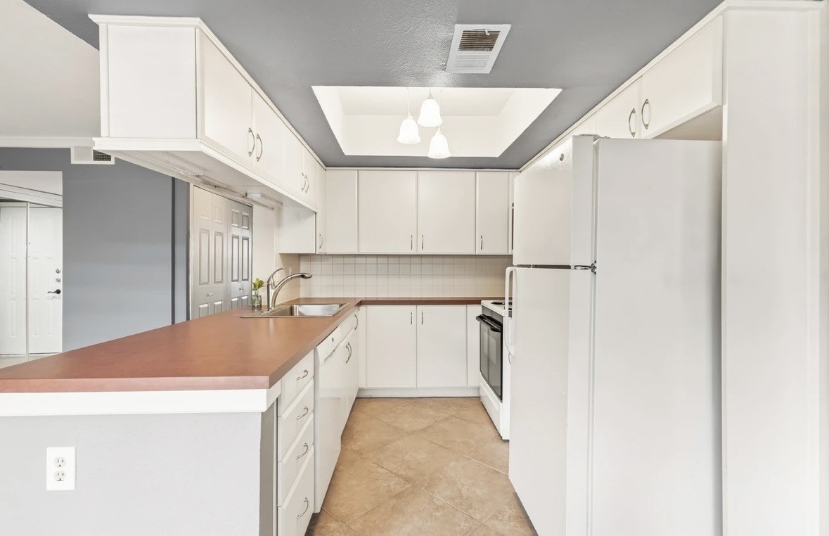 2505 Wedglea Drive Dallas TX 75211