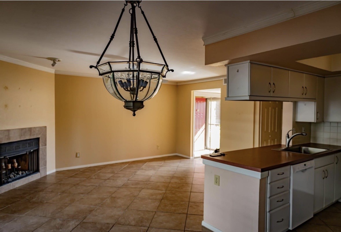 2505 Wedglea Drive Dallas TX 75211