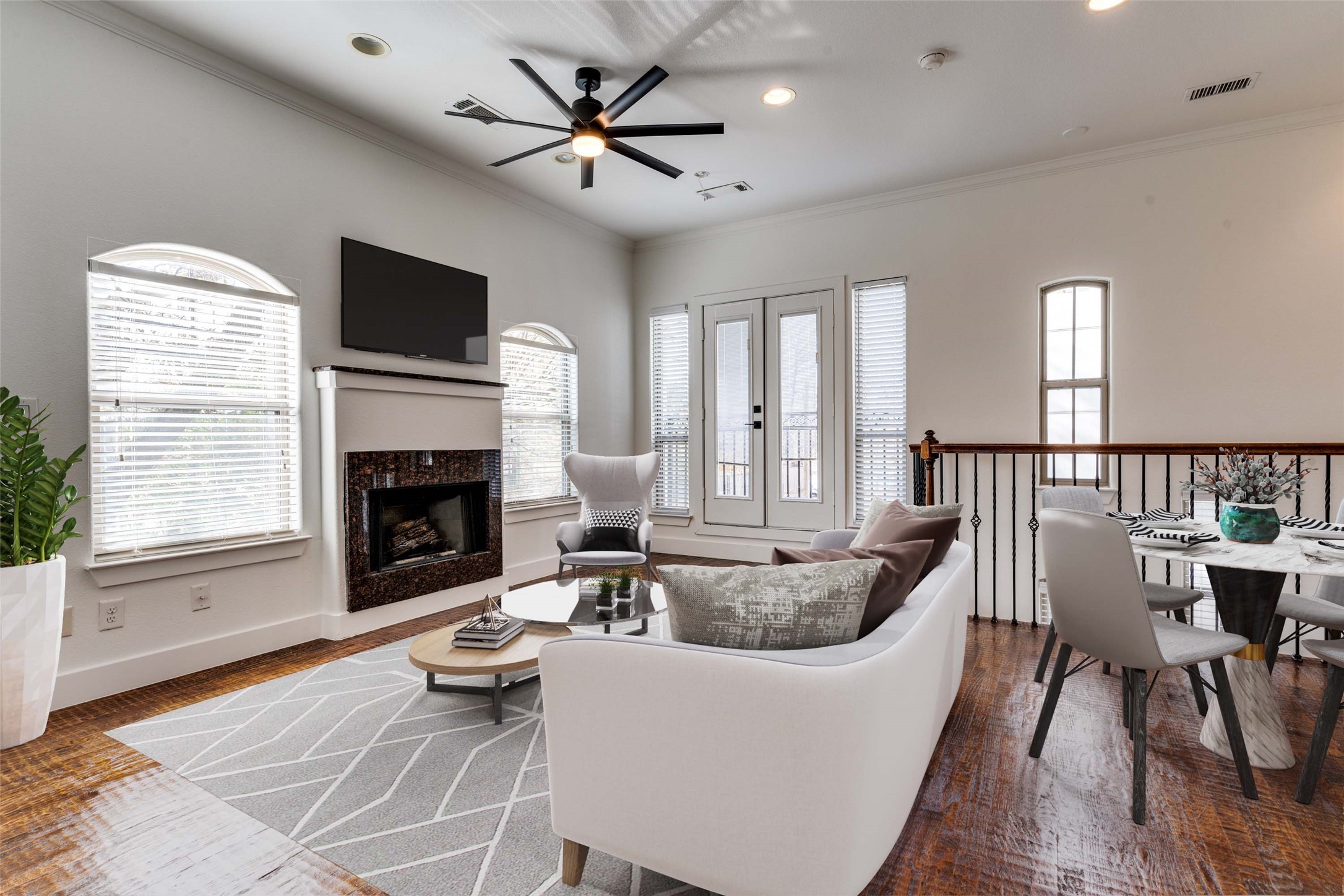 5922 Ross Avenue Dallas TX 75206