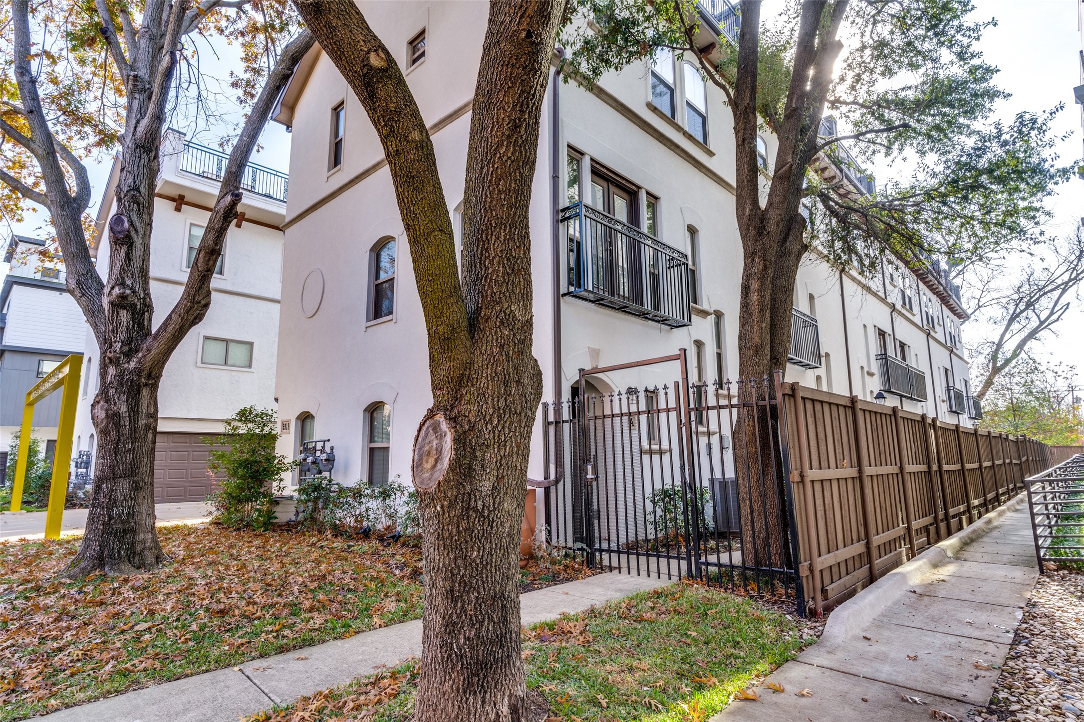 5922 Ross Avenue Dallas TX 75206