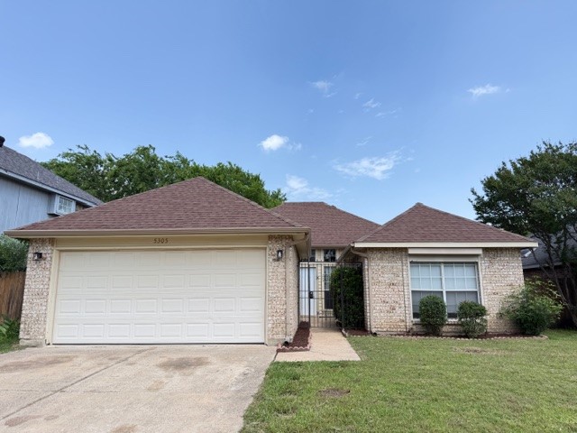 5305 Manhassett Drive Arlington TX 76018