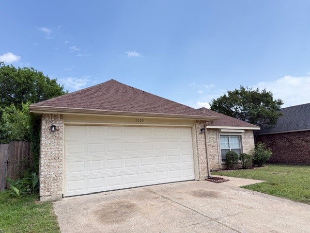 5305 Manhassett Drive Arlington TX 76018