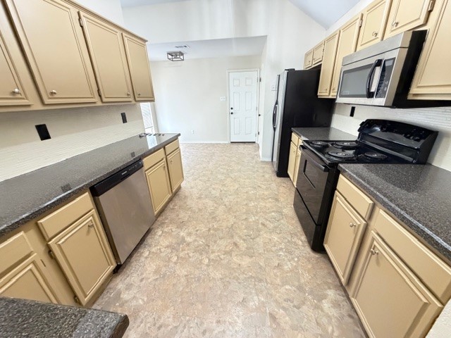 5305 Manhassett Drive Arlington TX 76018