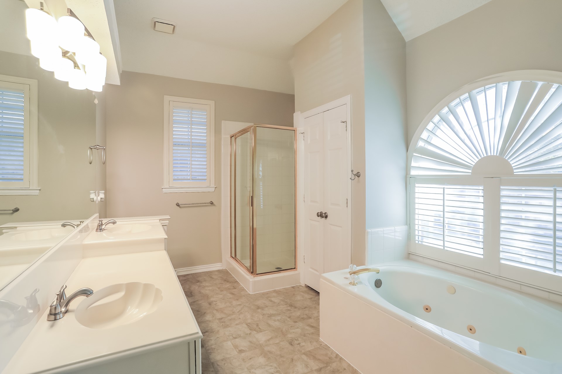311 Riverwalk Lane Irving TX 75063