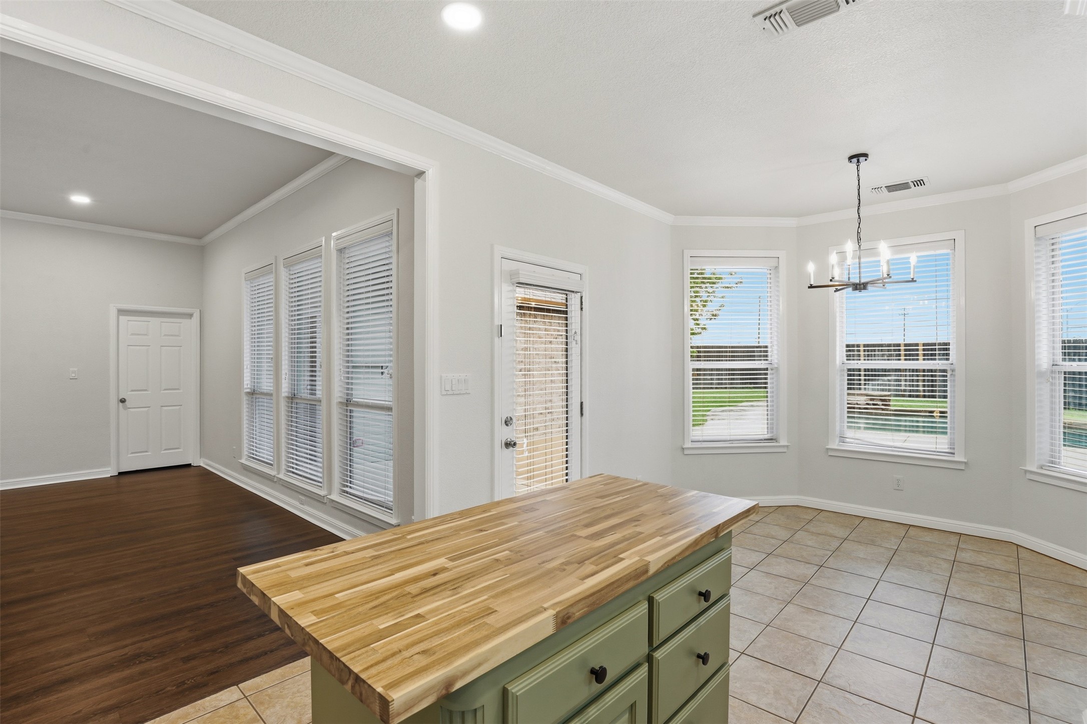 1404 Chaucer Drive Cleburne TX 76033