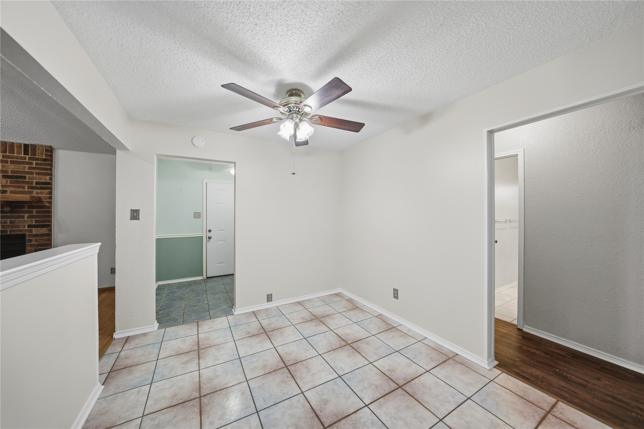 1129 W Hills Terrace Saginaw TX 76179
