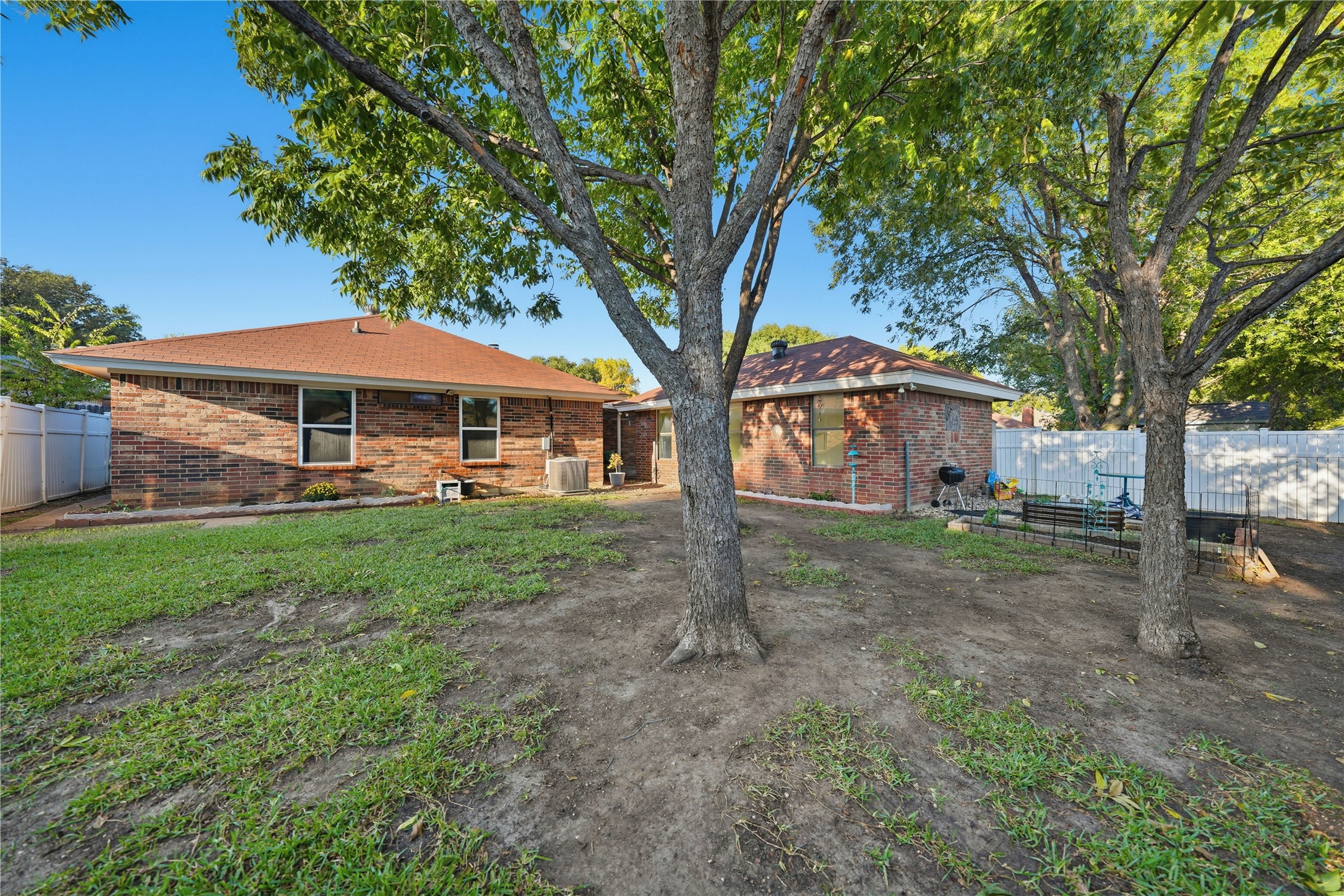 1129 W Hills Terrace Saginaw TX 76179