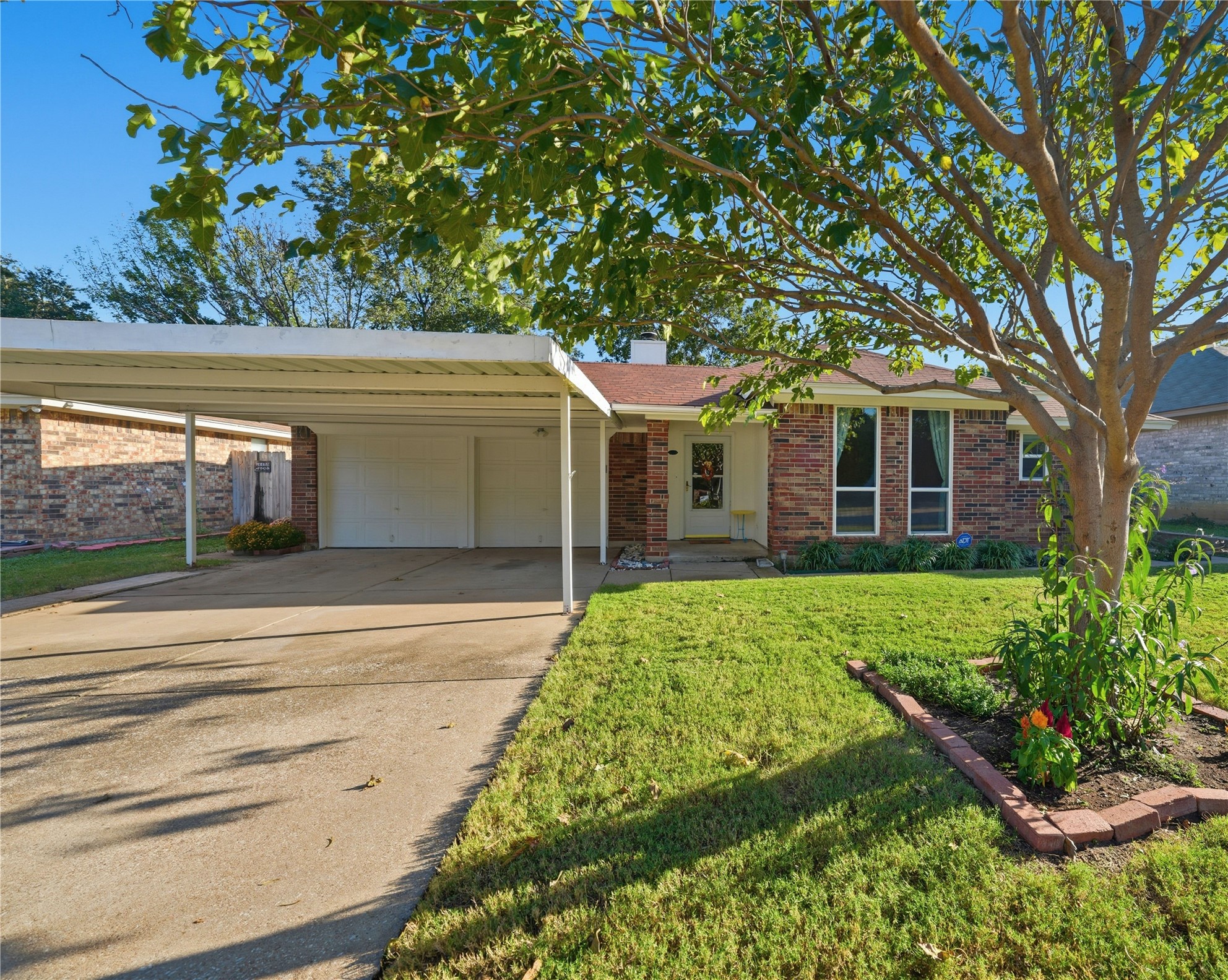 1129 W Hills Terrace Saginaw TX 76179