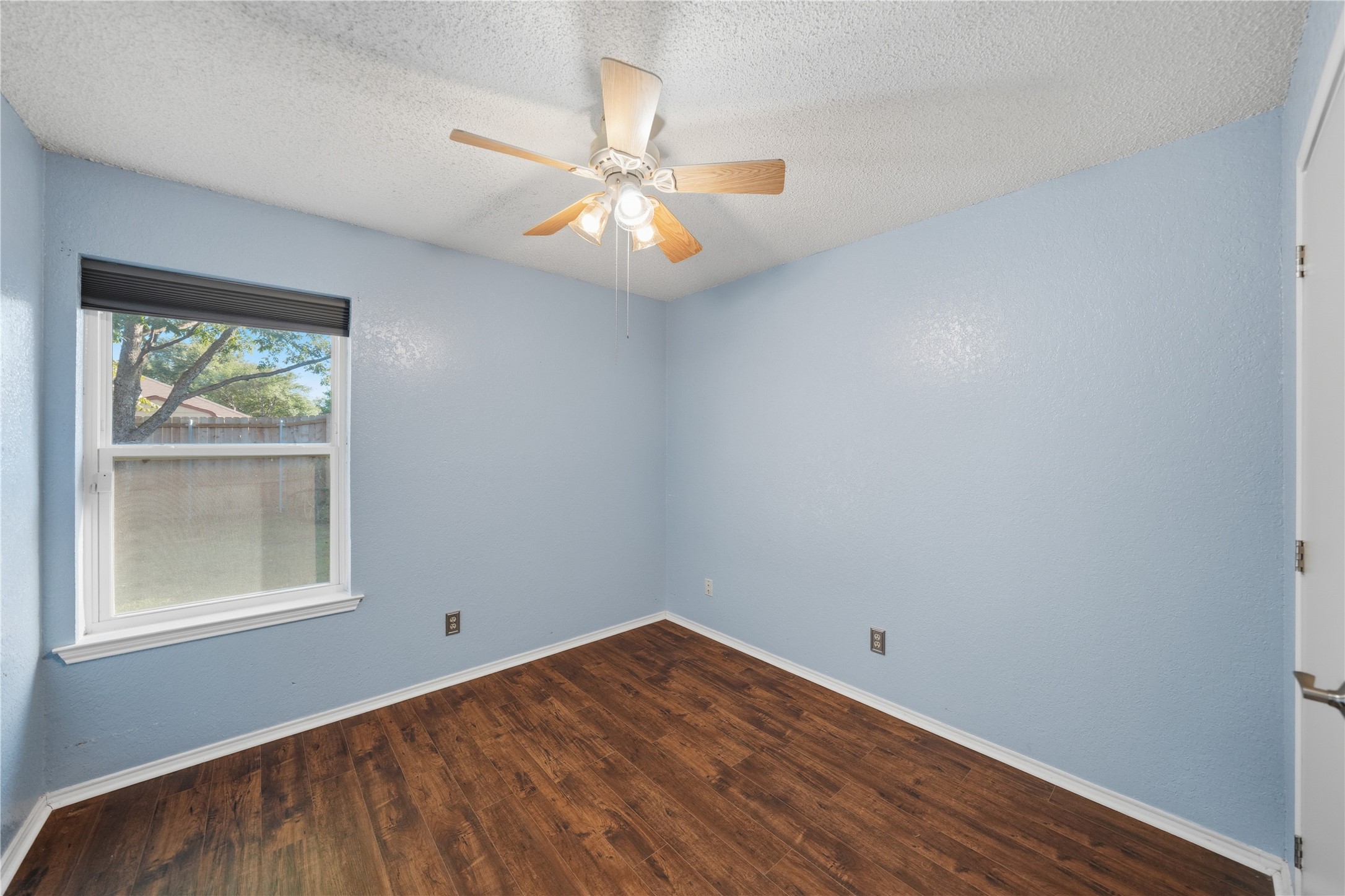 1129 W Hills Terrace Saginaw TX 76179