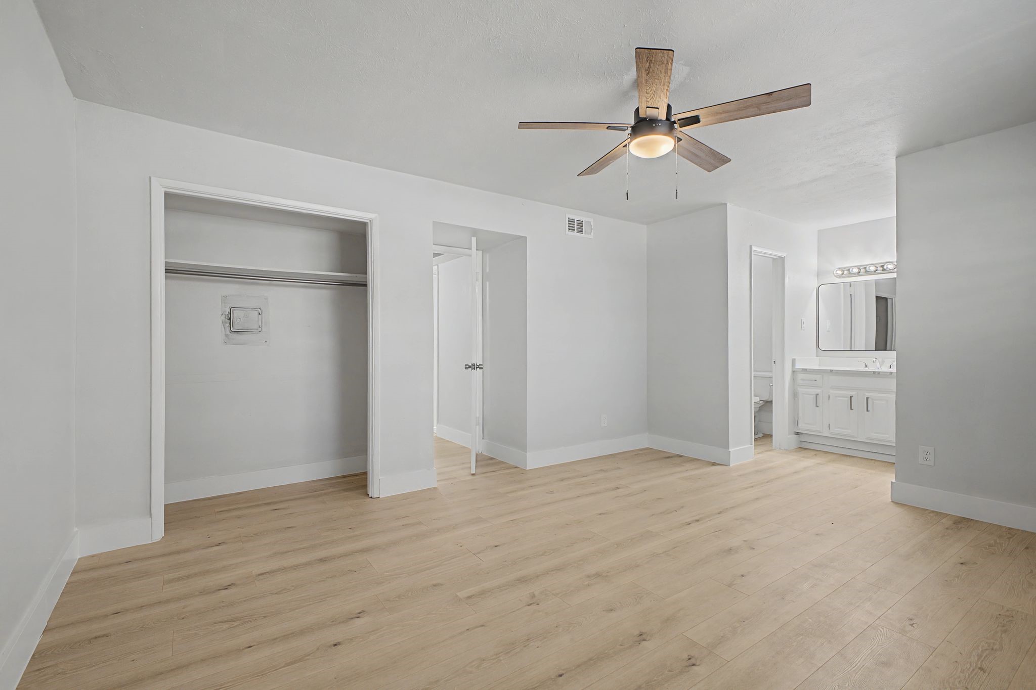 8095 Meadow Road Dallas TX 75231