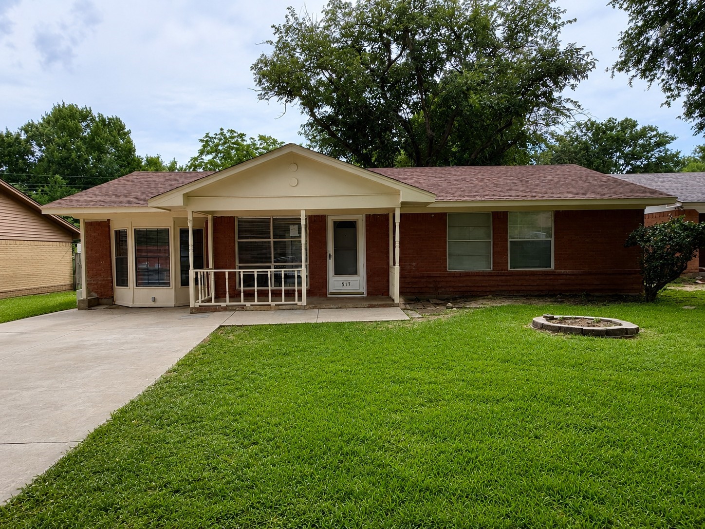 517 Cherry Lane Ennis TX 75119