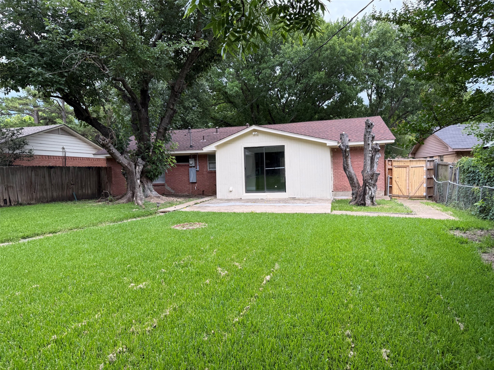 517 Cherry Lane Ennis TX 75119