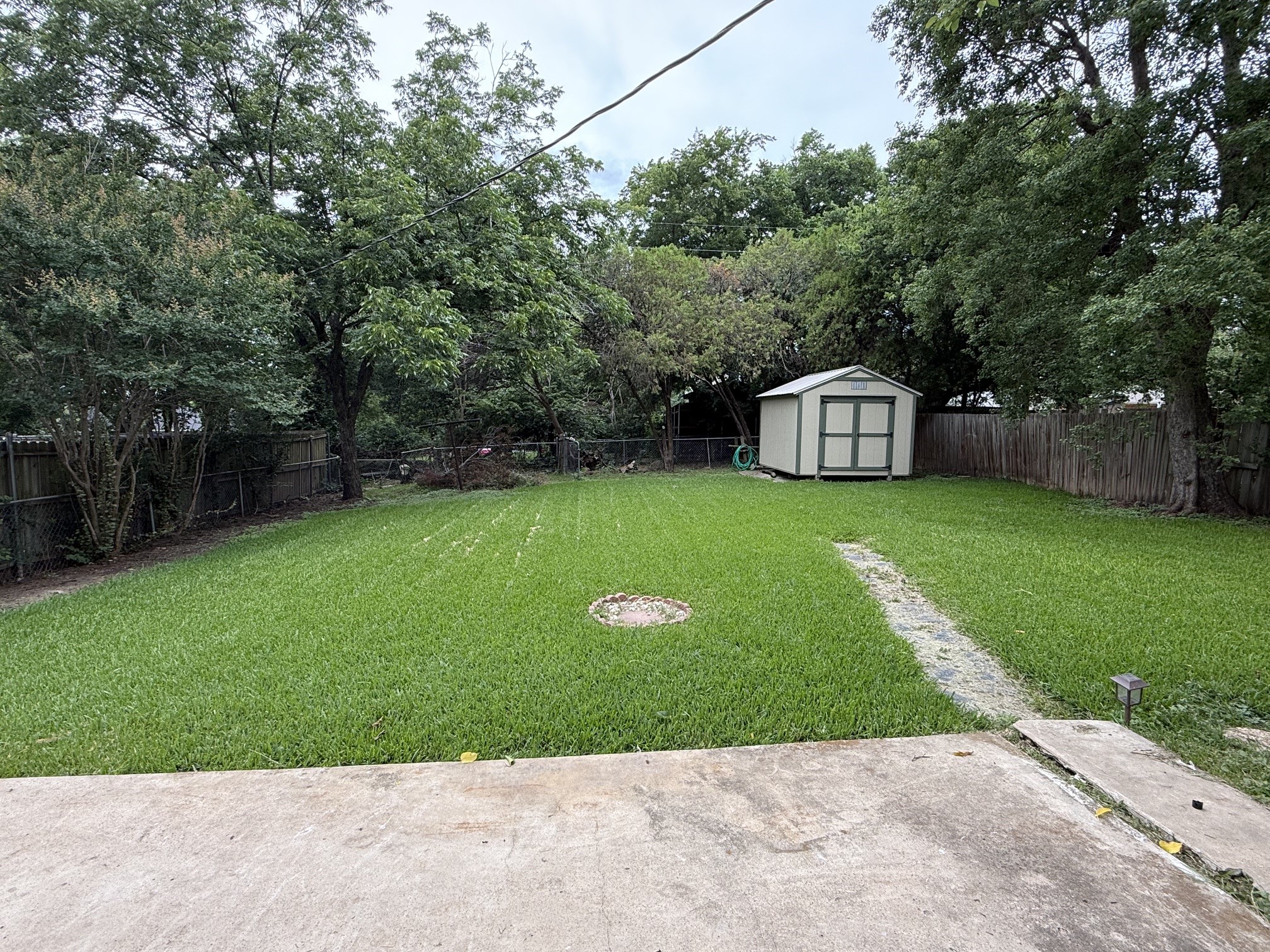 517 Cherry Lane Ennis TX 75119