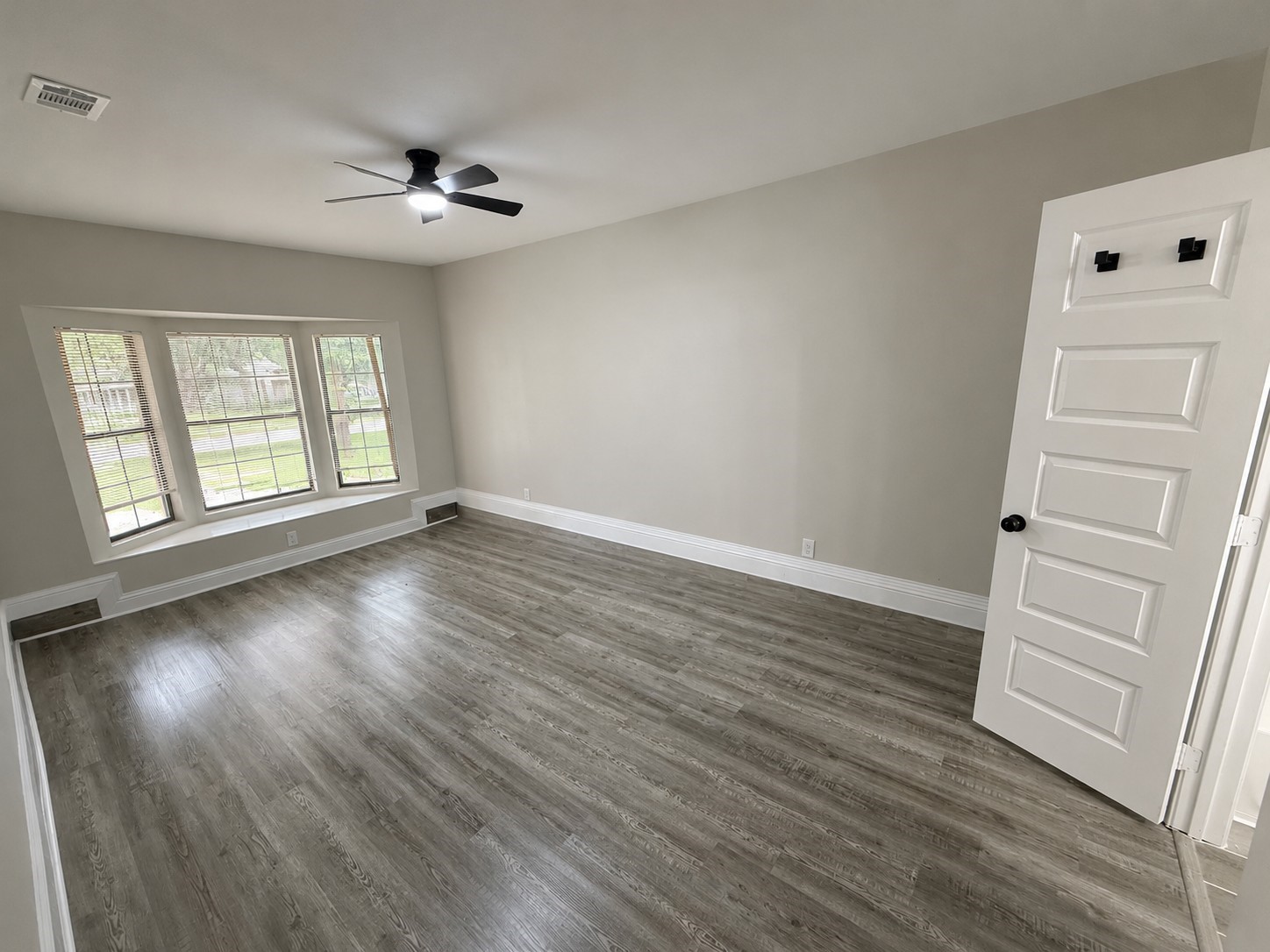 517 Cherry Lane Ennis TX 75119