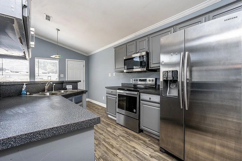 9000 Elbe Trail Fort Worth TX 76118