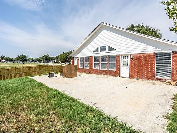 9000 Elbe Trail Fort Worth TX 76118