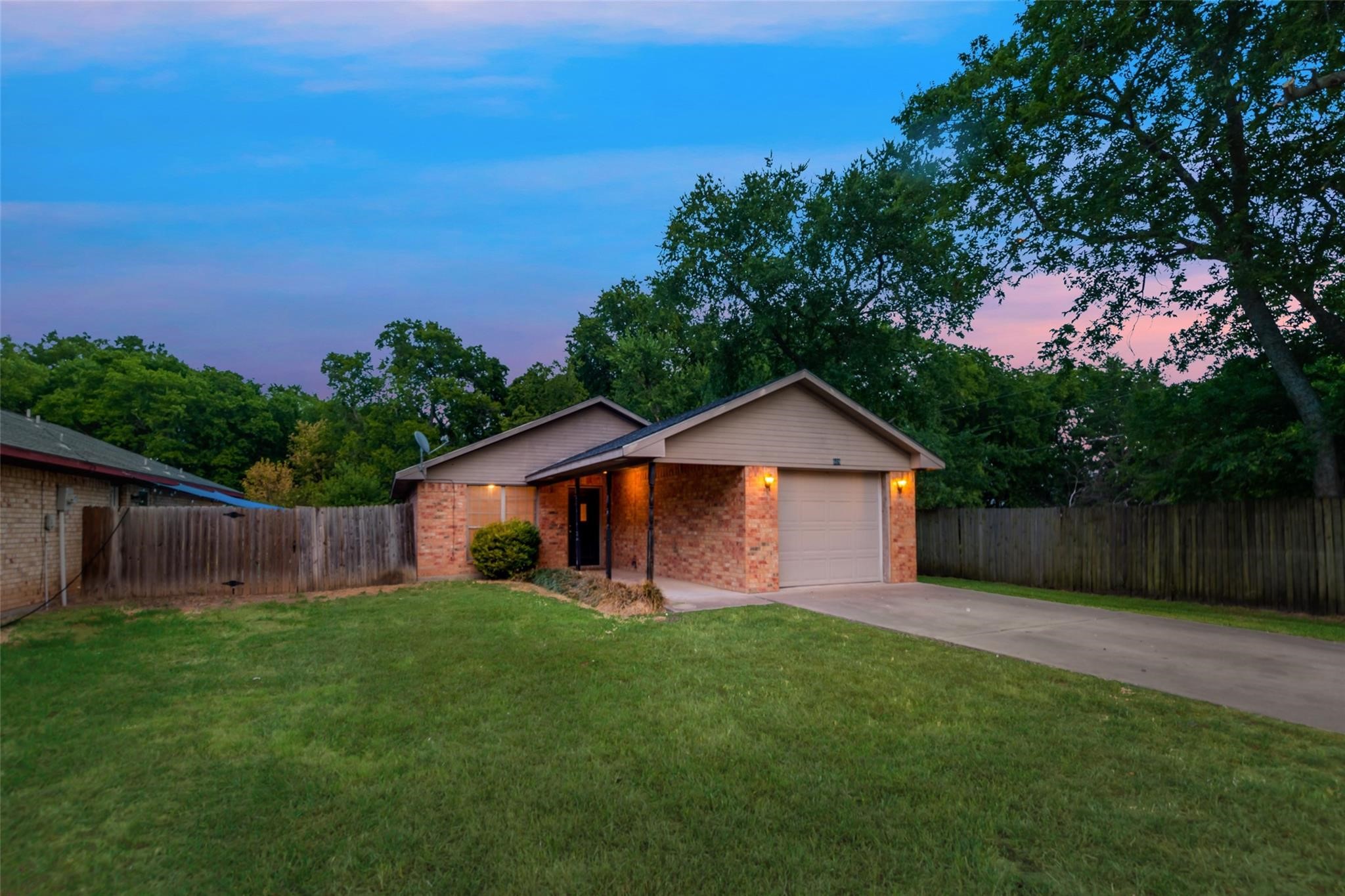 609 Houston Street Pottsboro TX 75076