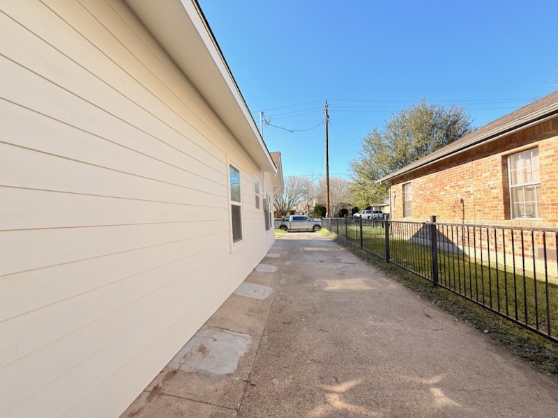 5214 Ash Lane Dallas TX 75223