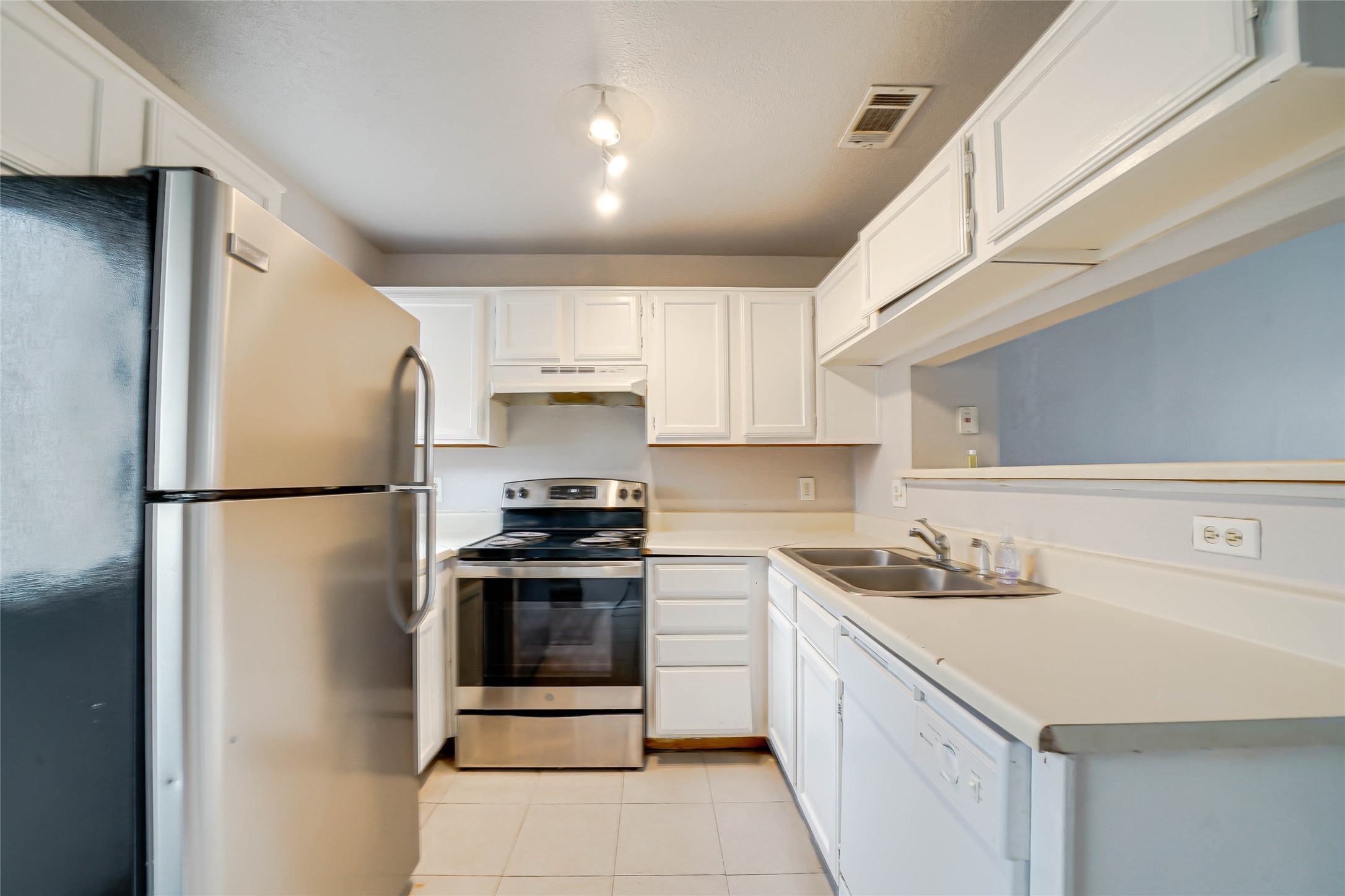 633 Carriagehouse Lane Garland TX 75040