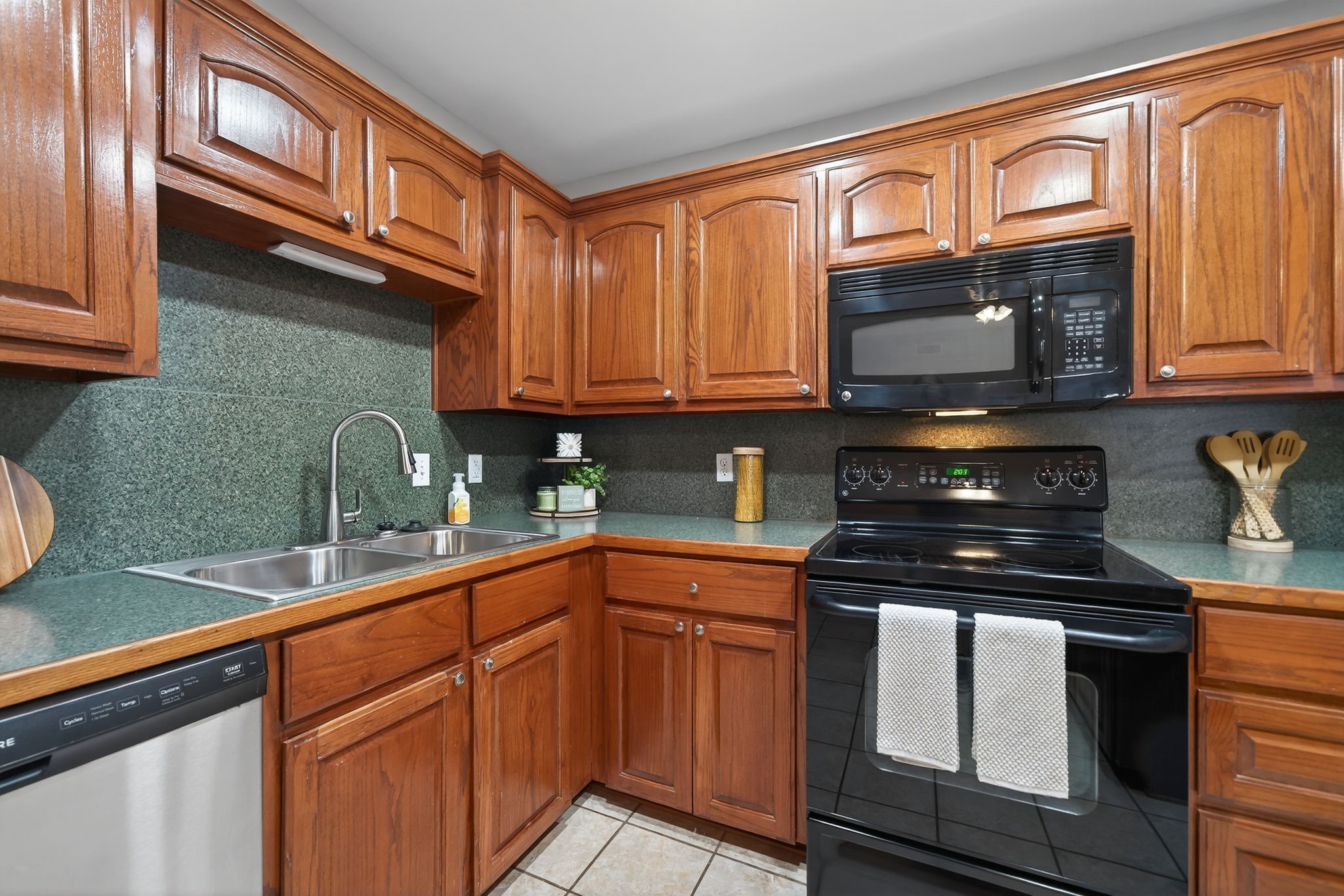 512 Oakridge Drive Greenville TX 75402