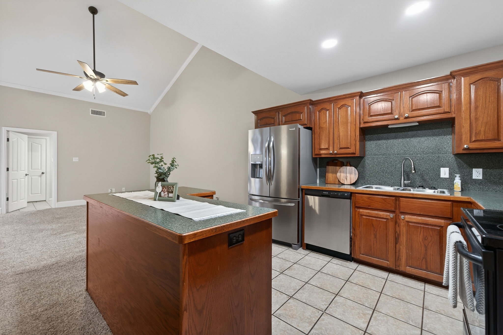 512 Oakridge Drive Greenville TX 75402