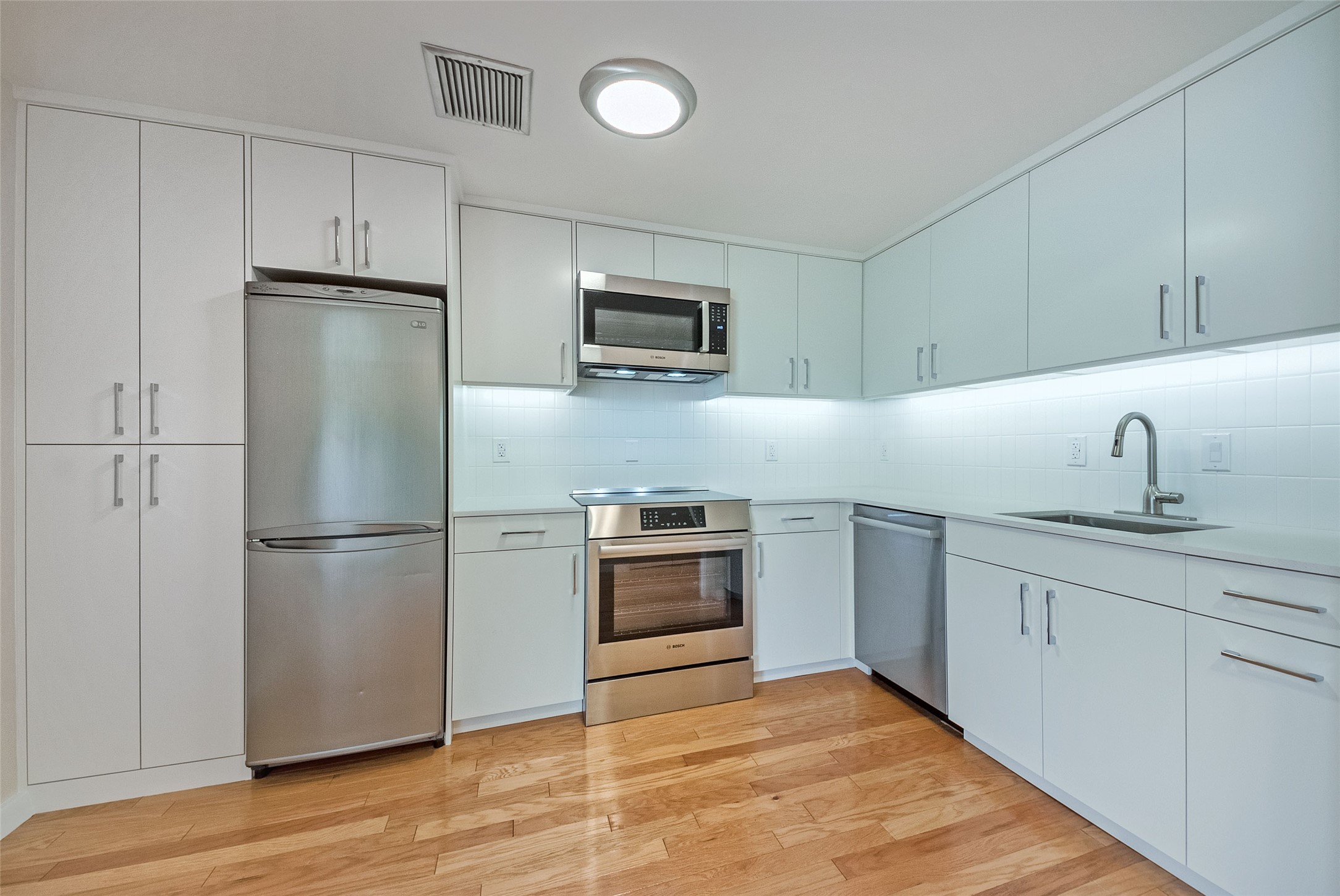 6211 W Northwest Highway Dallas TX 75225