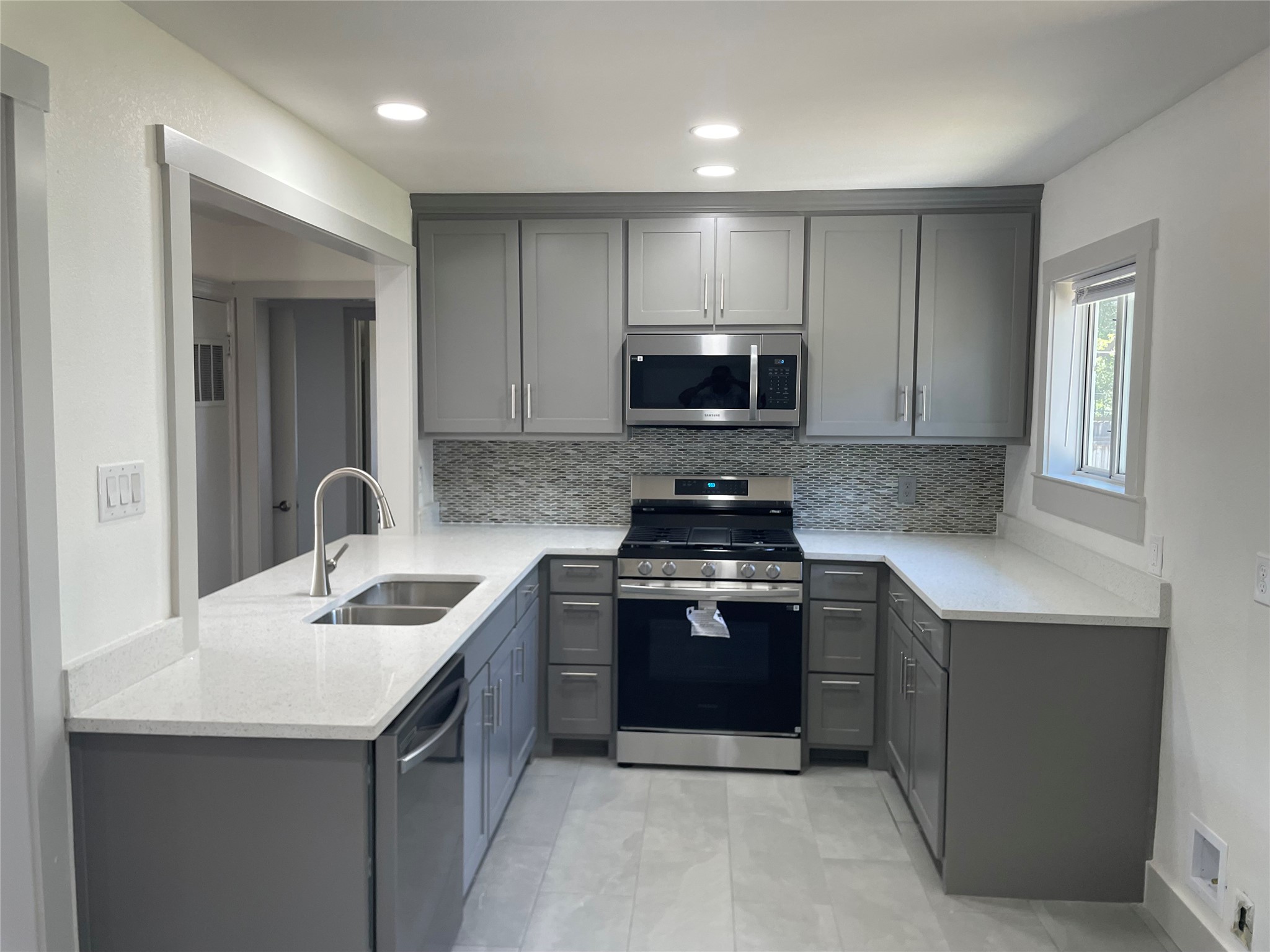 217 Terry Road Hurst TX 76053