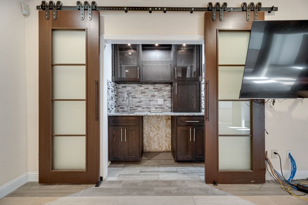 1019 Loch Lomond Drive Arlington TX 76012