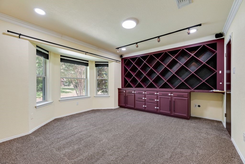 1019 Loch Lomond Drive Arlington TX 76012