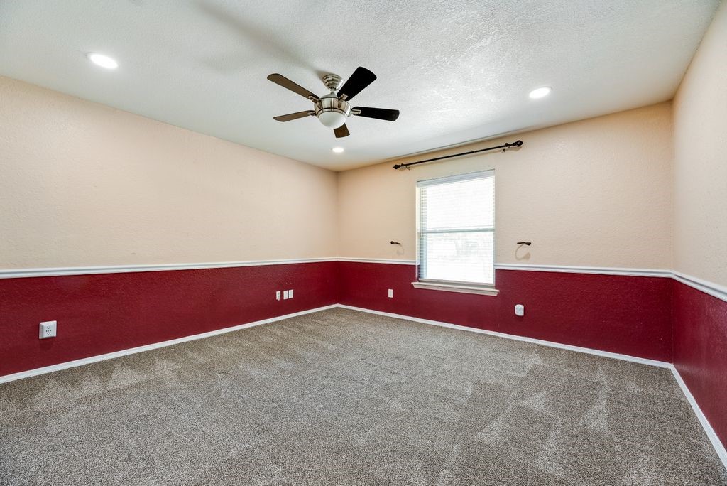 1019 Loch Lomond Drive Arlington TX 76012