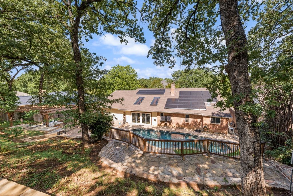 1019 Loch Lomond Drive Arlington TX 76012
