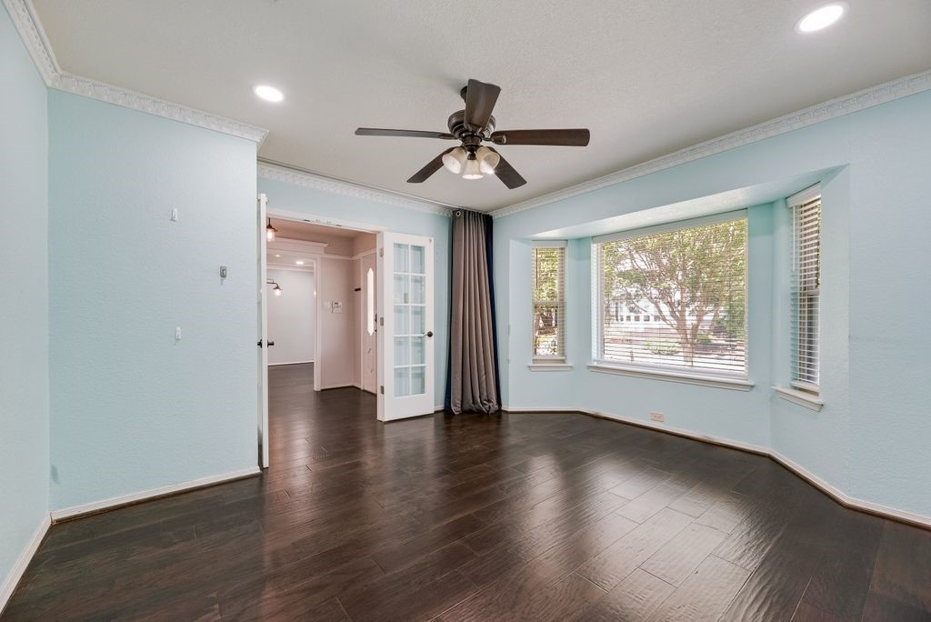 1019 Loch Lomond Drive Arlington TX 76012
