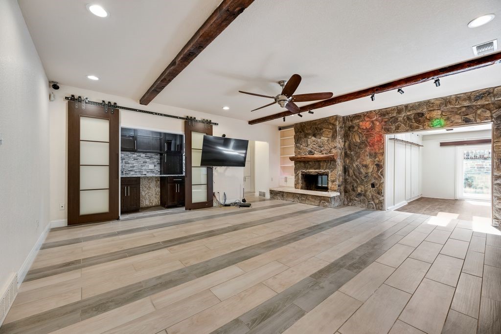 1019 Loch Lomond Drive Arlington TX 76012